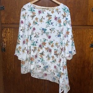 Chico's 3 Women's XL (16/18) Floral Butterfly Flowy Asymmetrical Hem Blouse